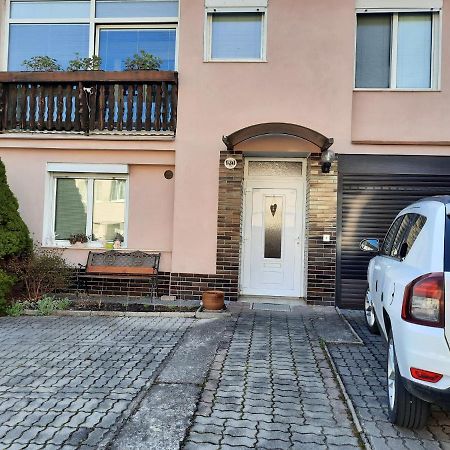 Apartman Polni 930 Lägenhet Hluboká nad Vltavou Exteriör bild